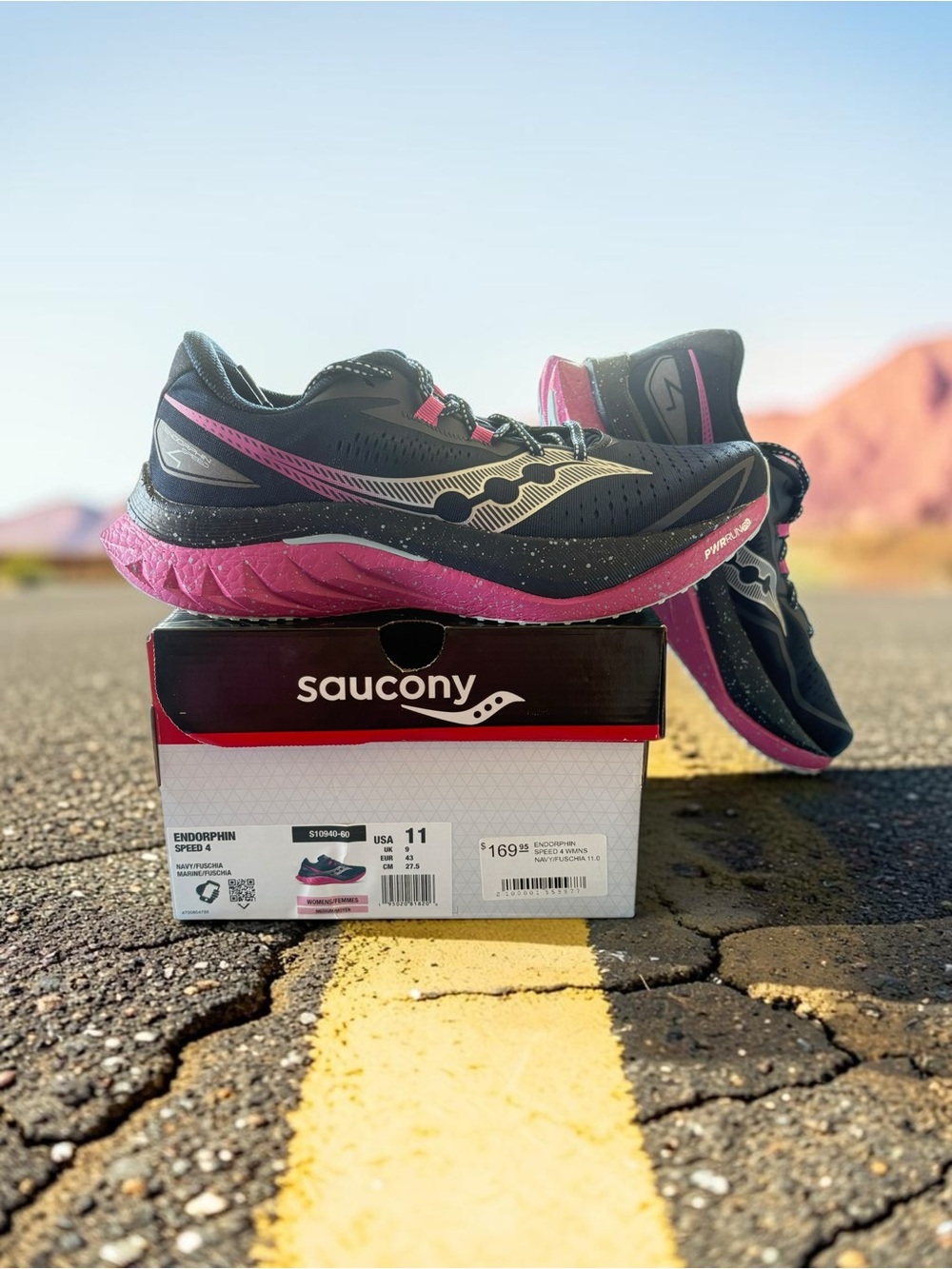 Saucony Women's Navy and Fuchsia Endorphin Speed Running Shoes, Size US 11